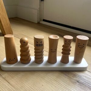 LOVEVERY Wooden Emotion Dolls complete set